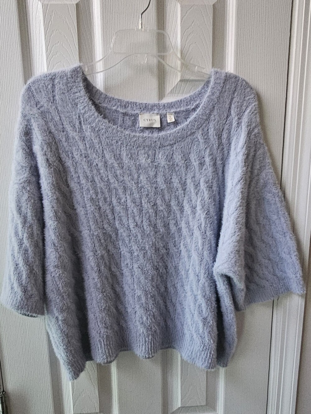 CYRUS Soft Light Blue Cable Knit Fuzzy Cropped Sweater w/Batwing Sleeves -Size L